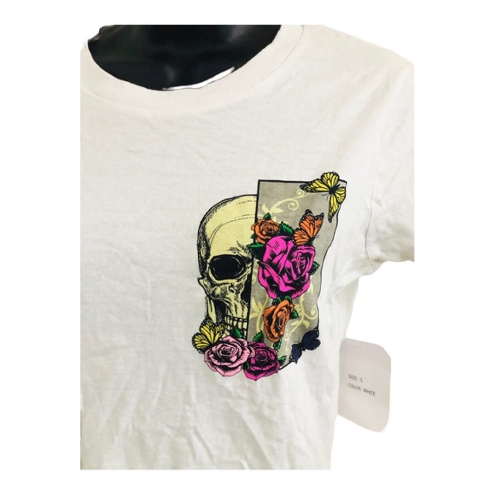 White butterfly floral skull Roses graphic‎ print t-shirt size small brand new - Picture 6 of 15